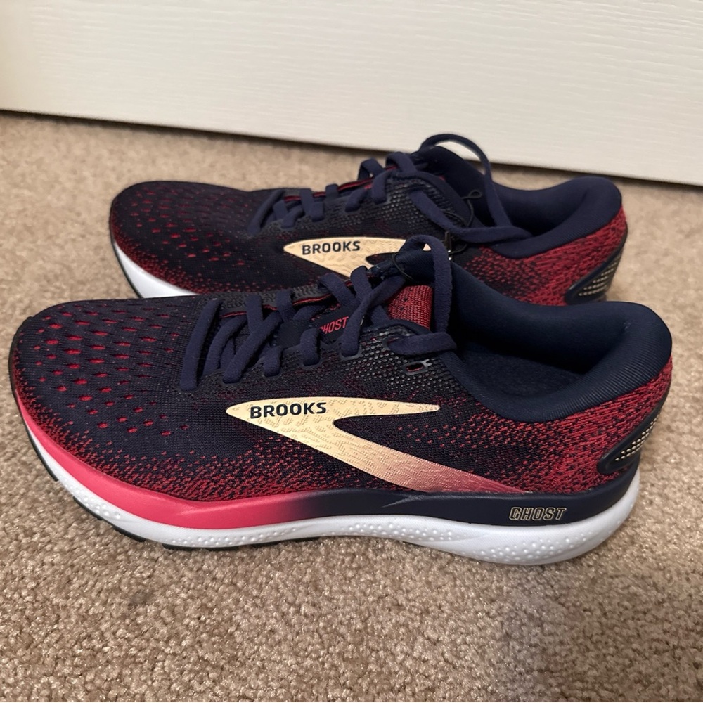 BROOKS GHOST 16 - Women's Athletic Shoes - SIZE 6